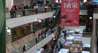 Perbincangan Hangat, Sebuah Mall Di Semarang Terlihat Sepi